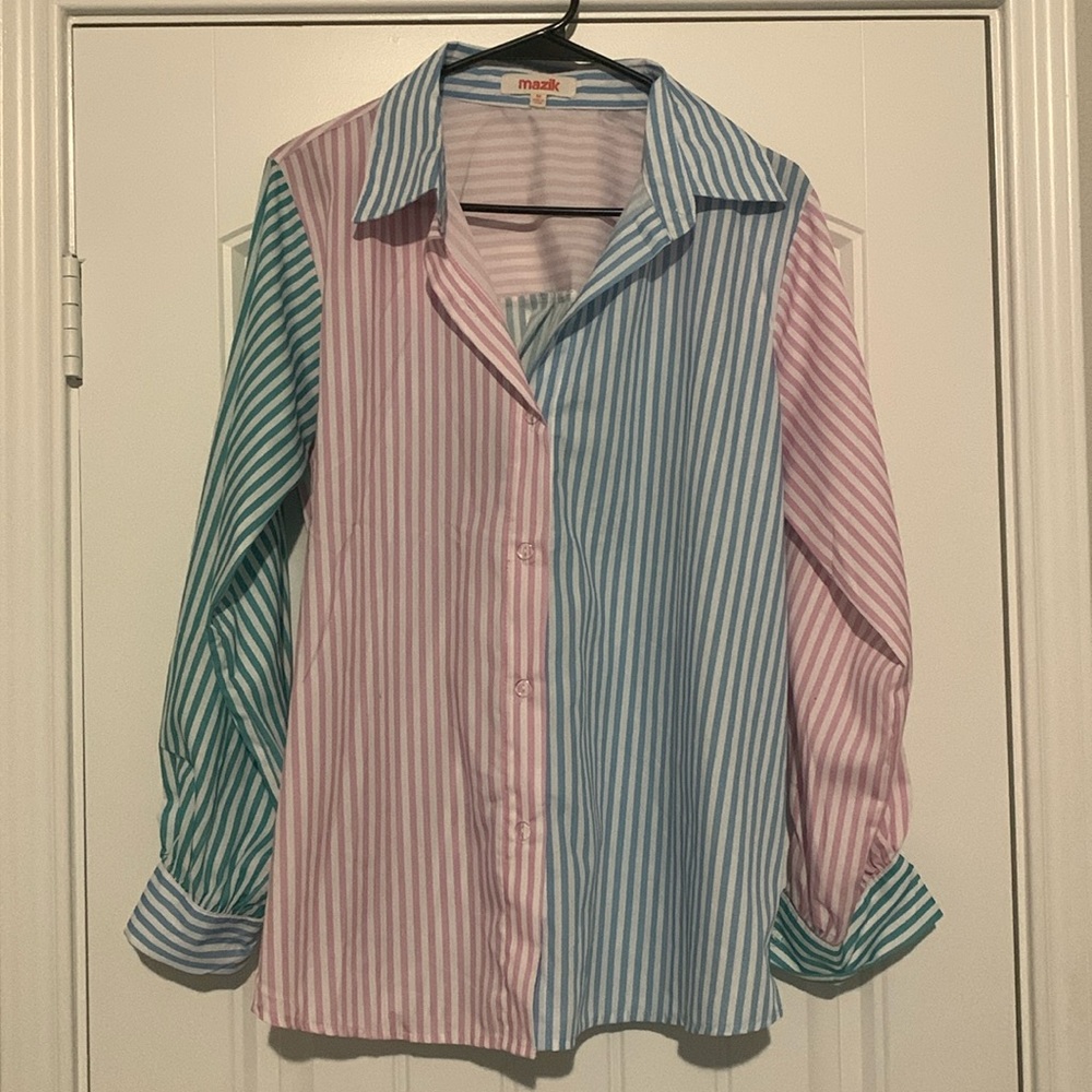Mazik Women’s Blue, Pink, Green & White Striped Button Down Size Medium